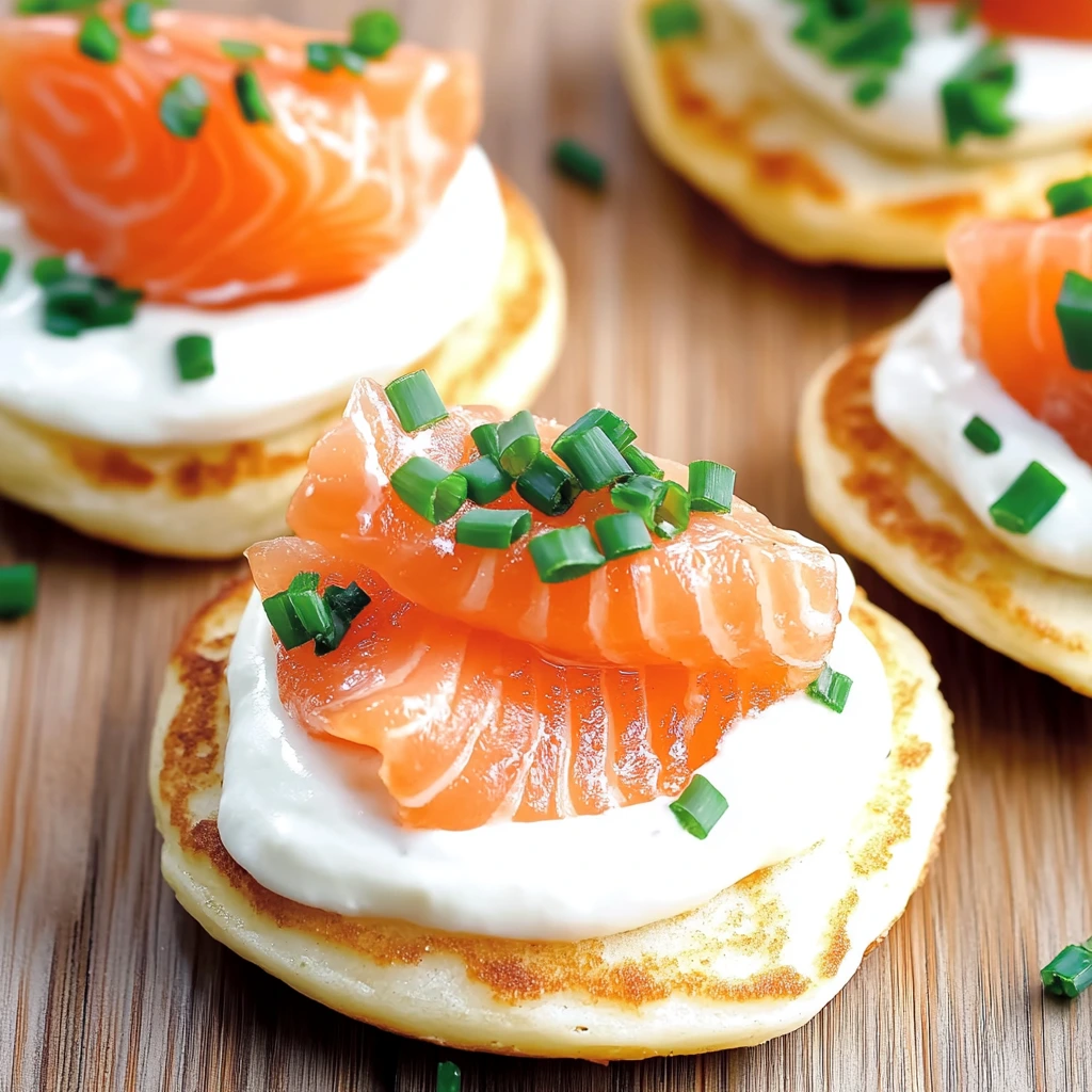 Smoked salmon blinis with cream